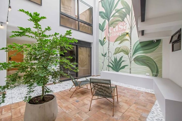Edificio en venta en Bolivariana, Medellín, 450 m² · foto 2 de 24