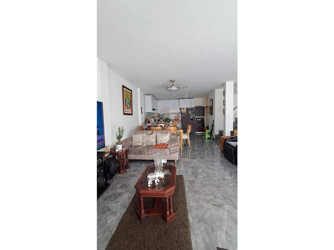 Casa de 3 alcobas en venta en Jordan Et. Vii, Ibagué, 180 m² · foto 2 de 23