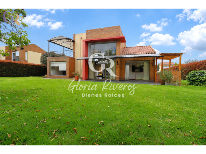 Casa de 3 alcobas en arriendo en Parcelas, Cota, 227 m² · foto 2 de 24