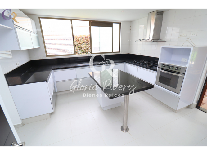 Casa de 3 alcobas en arriendo en Parcelas, Cota, 227 m² · foto 9 de 24