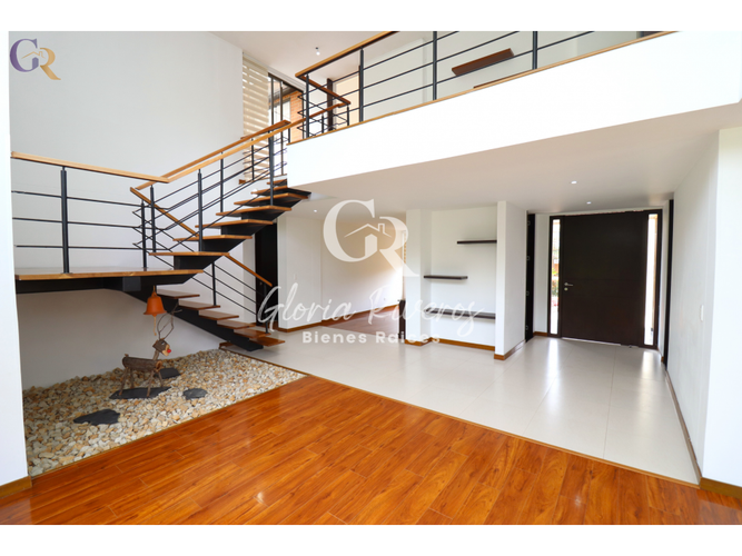 Casa de 3 alcobas en arriendo en Parcelas, Cota, 227 m² · foto 10 de 24