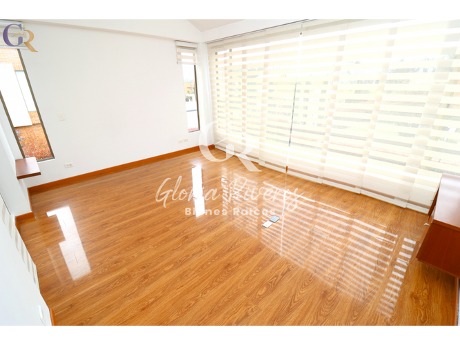 Casa de 3 alcobas en arriendo en Parcelas, Cota, 227 m² · foto 13 de 24