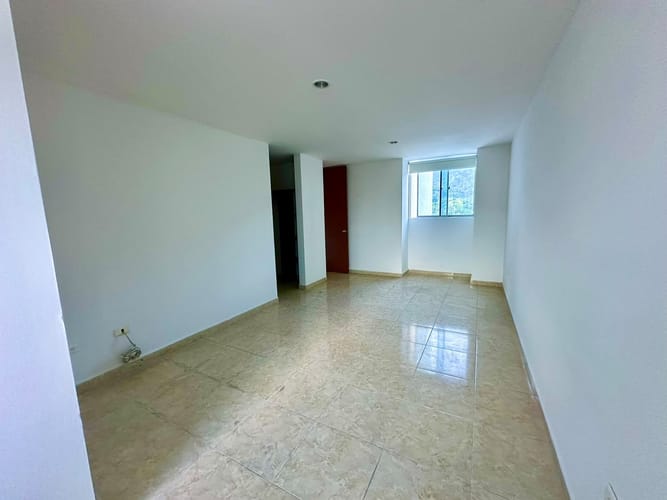 Apartamento de 3 alcobas en venta en Co. Jardines De Navarra, Ibagué, 84 m² · foto 2 de 12