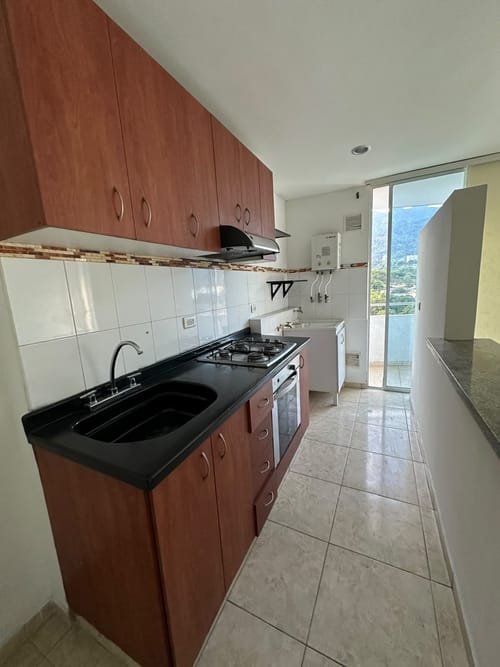 Apartamento de 3 alcobas en venta en Co. Jardines De Navarra, Ibagué, 84 m² · foto 6 de 12