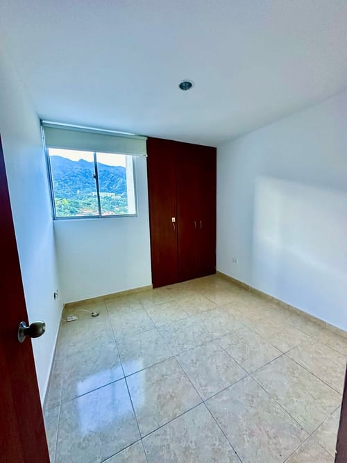 Apartamento de 3 alcobas en venta en Co. Jardines De Navarra, Ibagué, 84 m² · foto 8 de 12