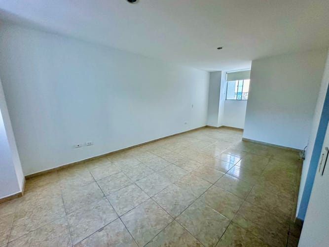 Apartamento de 3 alcobas en venta en Co. Jardines De Navarra, Ibagué, 84 m² · foto 3 de 12