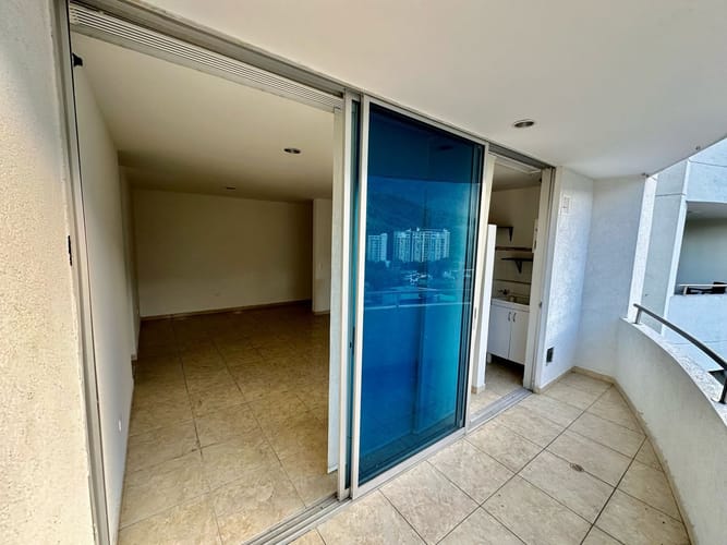 Apartamento de 3 alcobas en venta en Co. Jardines De Navarra, Ibagué, 84 m² · foto 5 de 12
