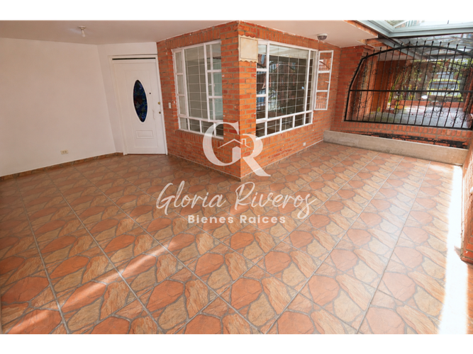 Casa de 4 alcobas en venta en Cota, 186 m² · foto 3 de 24