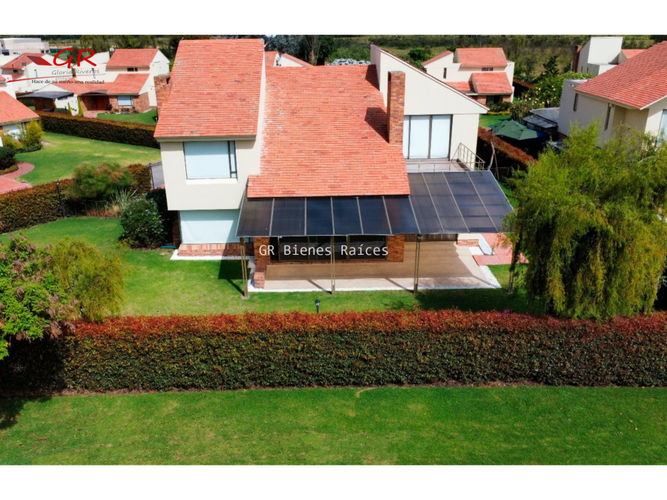Casa de 4 alcobas en arriendo en Rozo, Cota, 283 m² · foto 2 de 24