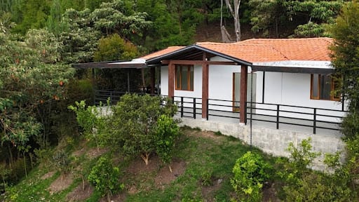 Finca en arriendo en El Porvenir, Rionegro, 180 m² · foto 2 de 21