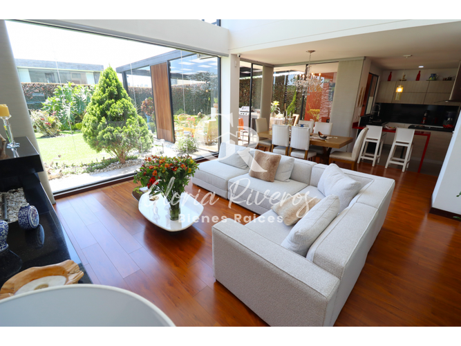 Casa de 3 alcobas en venta en Pueblo Viejo, Cota, 219 m² · foto 9 de 24