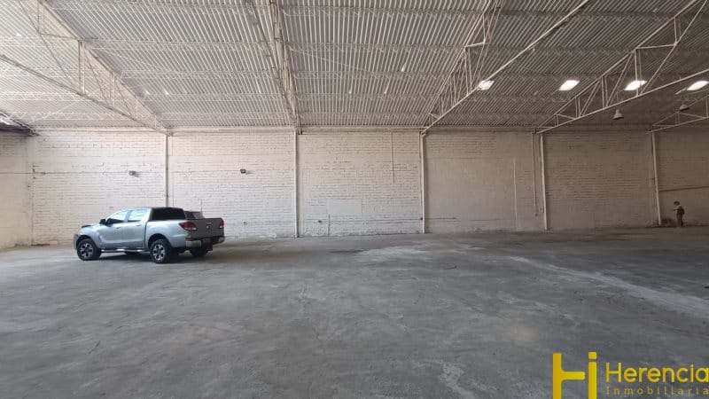 Bodega en arriendo en Las Vegas, Envigado, 1600 m² · foto 2 de 16