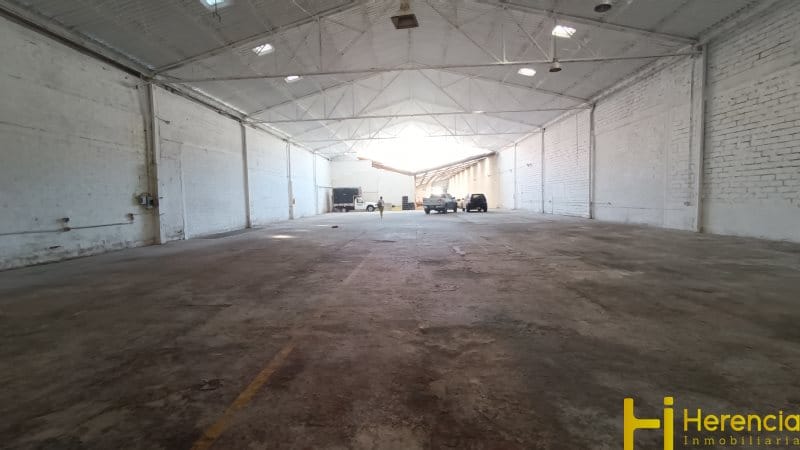 Bodega en arriendo en Las Vegas, Envigado, 1600 m² · foto 3 de 16