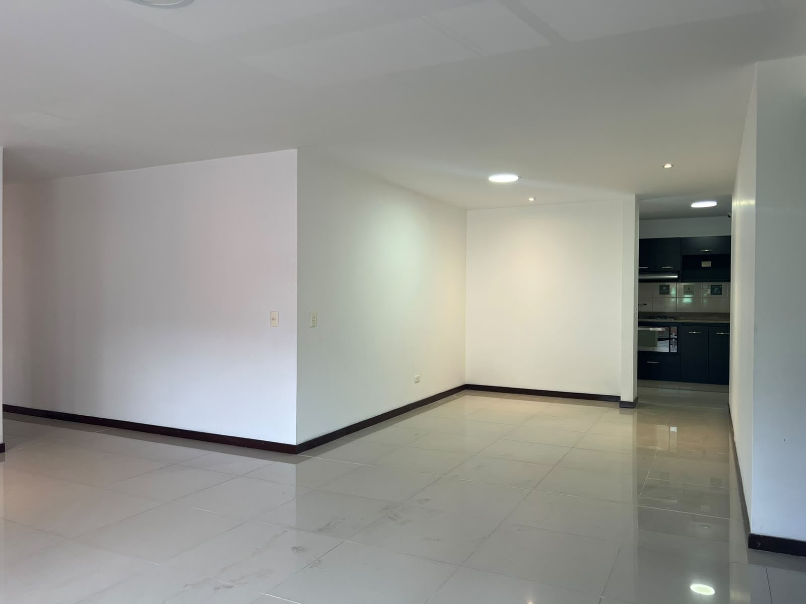 Apartamento en arriendo en Uribe Angel, Envigado · foto 10 de 19
