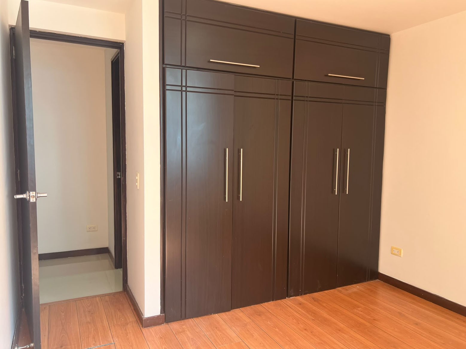 Apartamento en arriendo en Uribe Angel, Envigado · foto 17 de 19