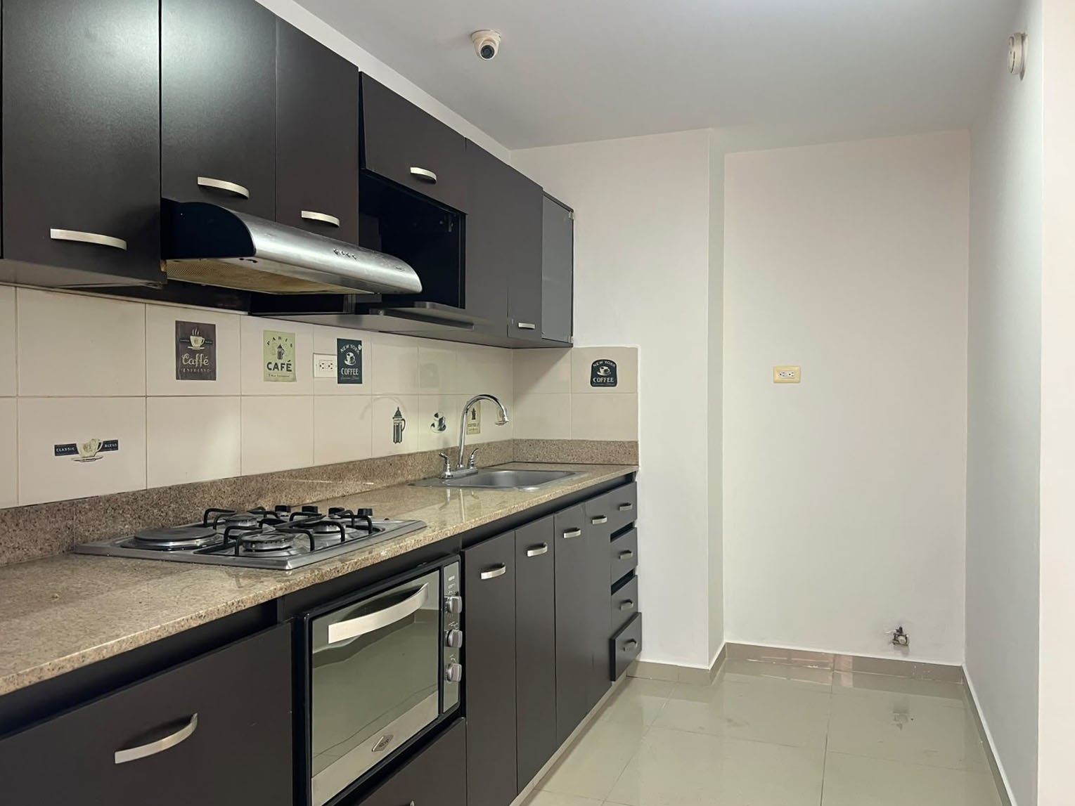 Apartamento en arriendo en Uribe Angel, Envigado · foto 6 de 19