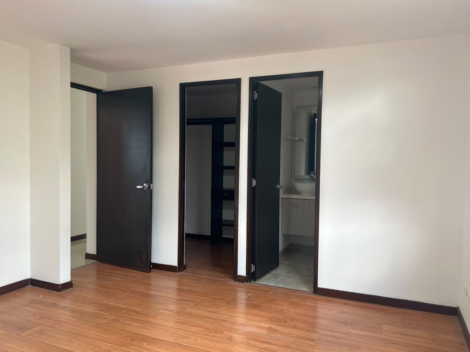 Apartamento en arriendo en Uribe Angel, Envigado · foto 11 de 19