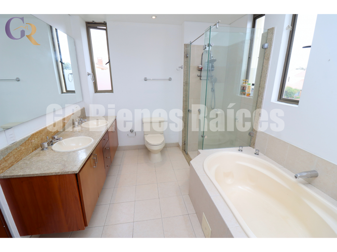 Casa de 4 alcobas en venta en Pueblo Viejo, Cota, 286 m² · foto 18 de 24