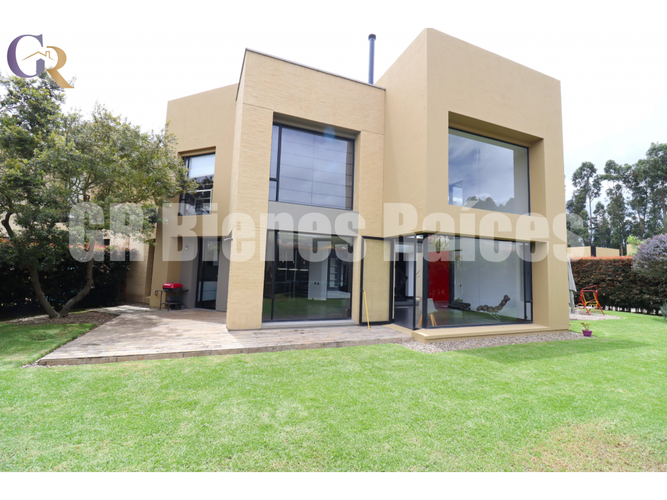 Casa de 3 alcobas en venta en Pueblo Viejo, Cota, 207 m² · foto 2 de 24