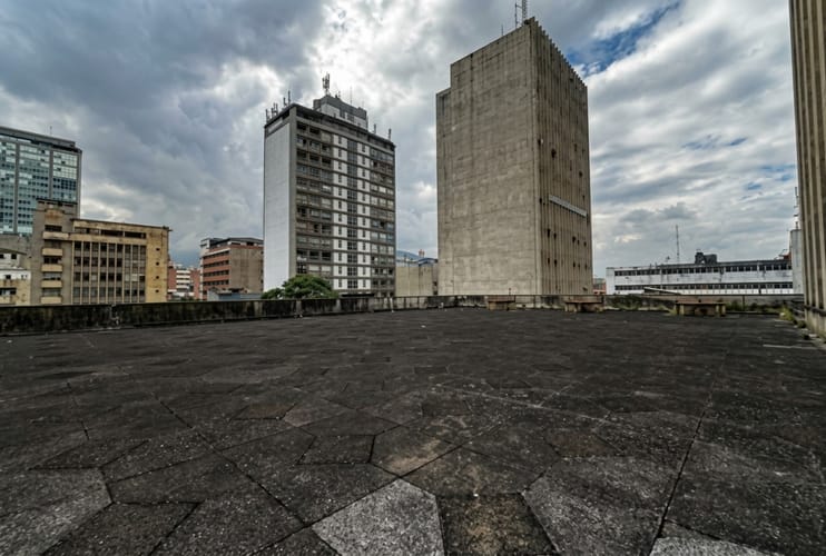 Oficina en arriendo en La Candelaria, Medellín, 405 m² · foto 5 de 5