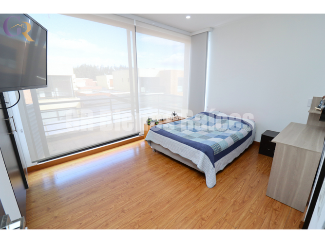 Casa de 4 alcobas en venta en Rozo, Cota, 320 m² · foto 22 de 24