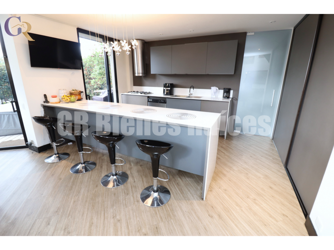 Casa de 4 alcobas en venta en Pueblo Viejo, Cota, 244 m² · foto 9 de 24