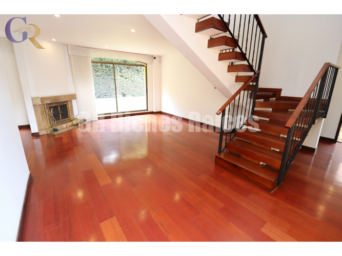 Casa de 4 alcobas en venta en Pueblo Viejo, Cota, 450 m² · foto 2 de 24