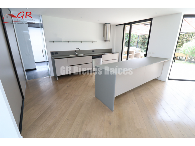 Casa de 4 alcobas en venta en Pueblo Viejo, Cota, 285 m² · foto 9 de 24