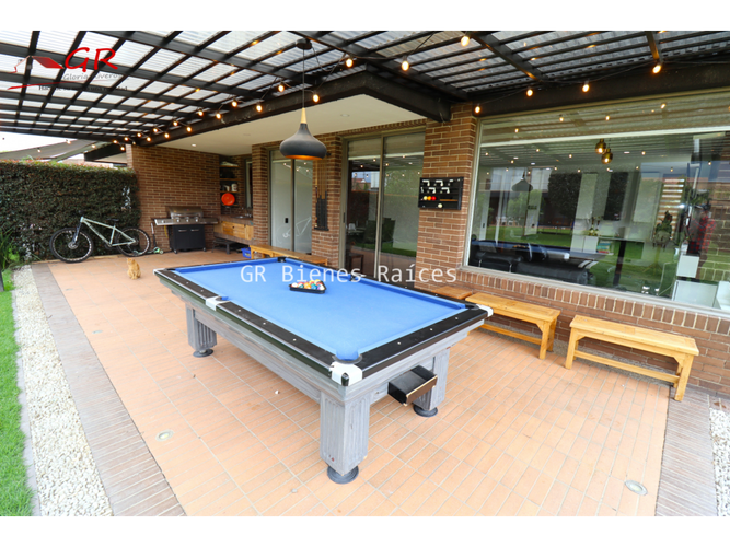 Casa de 4 alcobas en venta en Pueblo Viejo, Bogotá, 182 m² · foto 2 de 24