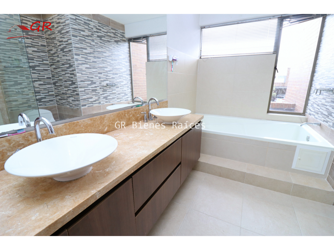 Casa de 4 alcobas en venta en Pueblo Viejo, Bogotá, 182 m² · foto 12 de 24