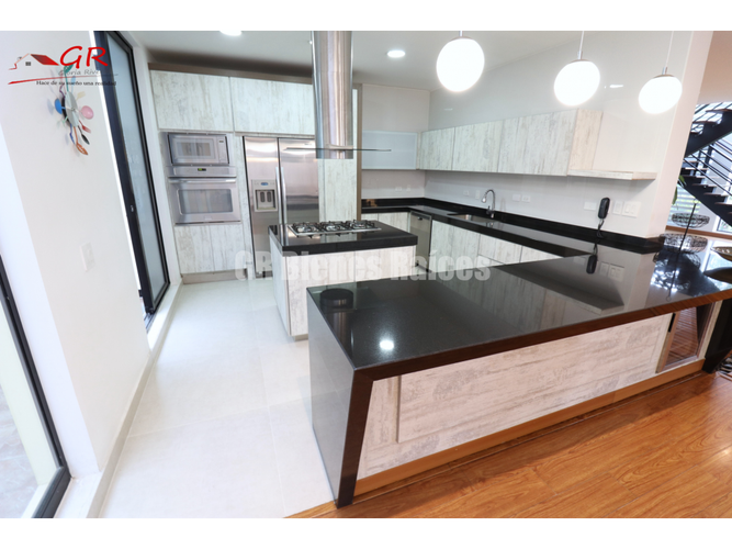 Casa de 4 alcobas en arriendo en Parcelas, Cota, 400 m² · foto 11 de 24