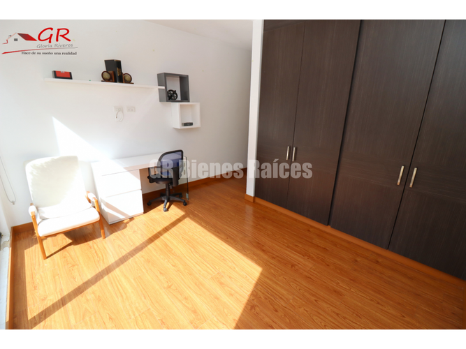 Casa de 4 alcobas en arriendo en Parcelas, Cota, 400 m² · foto 23 de 24