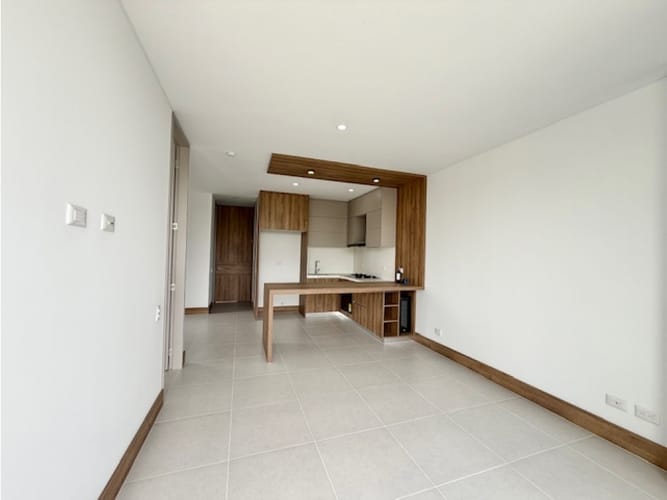 Apartamento de 1 alcoba en venta en Cristales, Cali, 75 m² · foto 2 de 17
