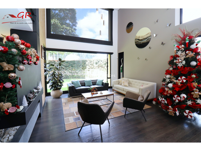 Casa de 4 alcobas en arriendo en Pueblo Viejo, Cota, 244 m² · foto 2 de 24
