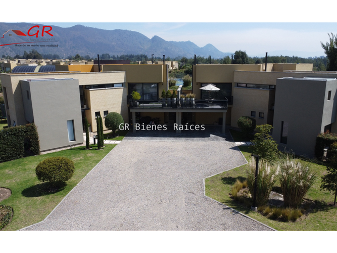 Casa de 4 alcobas en venta en Parcelas, Cota, 244 m² · foto 2 de 24