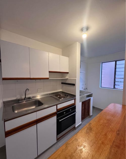 Apartaestudio en venta en La América, Medellín, 39 m² · foto 3 de 5