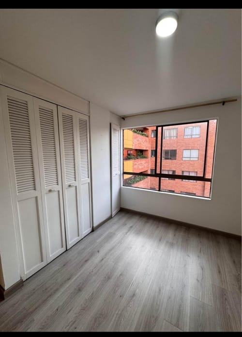 Apartaestudio en venta en La América, Medellín, 39 m² · foto 2 de 5