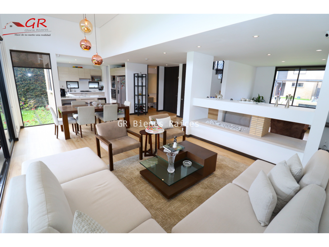 Casa de 3 alcobas en venta en Parcelas, Cota, 169 m² · foto 5 de 24