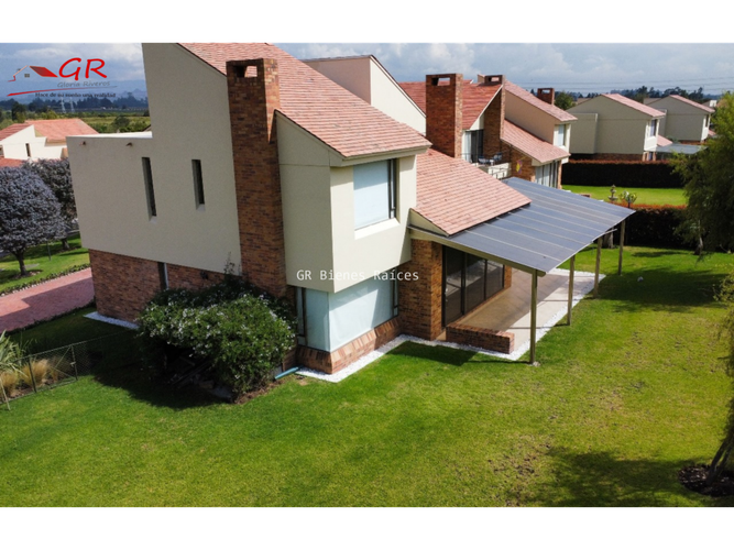 Casa de 4 alcobas en venta en Rozo, Cota, 283 m² · foto 2 de 24