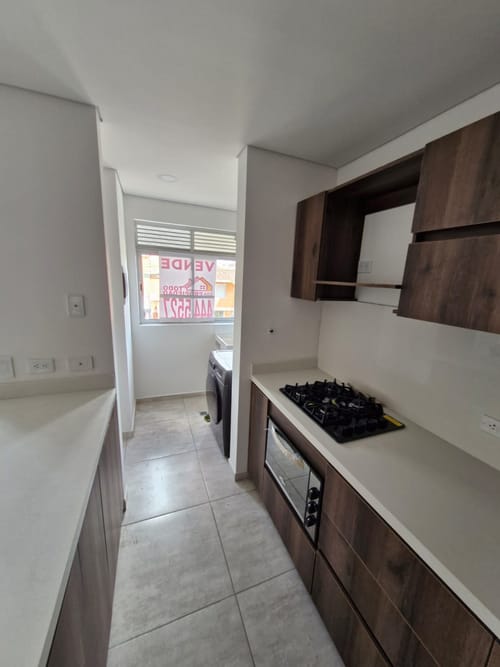 Apartamento de 1 alcoba en venta en Rionegro, 52 m² · foto 2 de 11