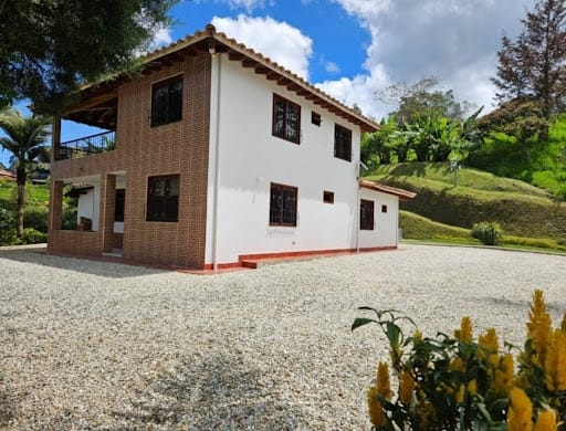 Finca en arriendo en Cabeceras De Llanogrande, Rionegro, 1000 m² · foto 2 de 17
