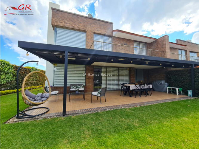 Casa de 3 alcobas en arriendo en Pueblo Viejo, Cota, 176 m² · foto 2 de 24