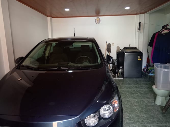 Casa de 7 alcobas en venta en Castilla, Bogotá, 240 m² · foto 4 de 9