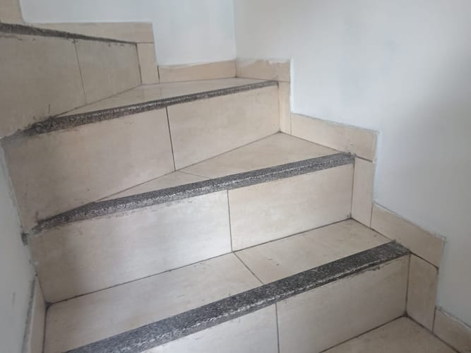 Casa de 7 alcobas en venta en Castilla, Bogotá, 240 m² · foto 6 de 9