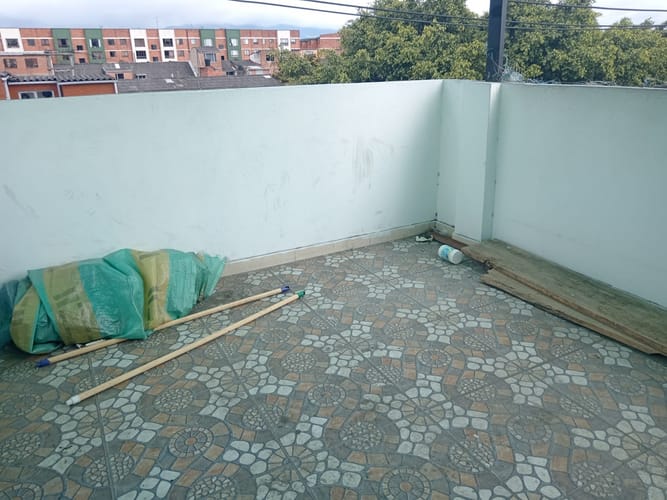 Casa de 7 alcobas en venta en Castilla, Bogotá, 240 m² · foto 8 de 9