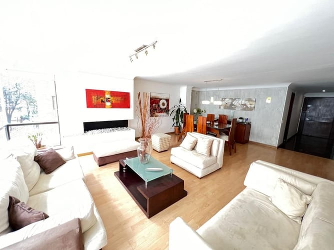 Apartamento de 3 alcobas en venta en Chico, Bogotá, 144 m² · foto 4 de 20