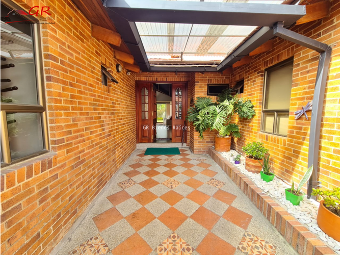 Casa de 4 alcobas en venta en Parcelas, Cota, 1800 m² · foto 3 de 24