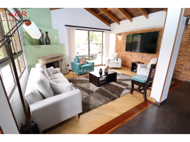 Casa de 4 alcobas en venta en Parcelas, Cota, 1800 m² · foto 4 de 24