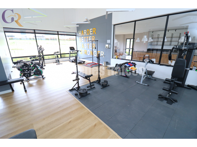 Casa de 3 alcobas en venta en Cota, 290 m² · foto 2 de 24