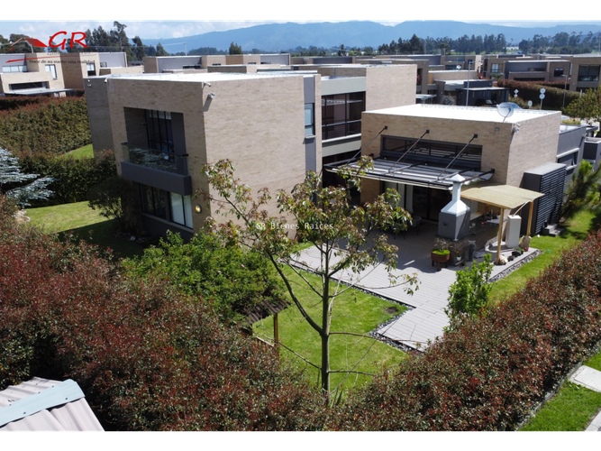 Casa de 3 alcobas en venta en Cota, 290 m² · foto 4 de 24